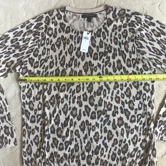 Banana Republic Animal Print Top Size L - Picture 4 of 8